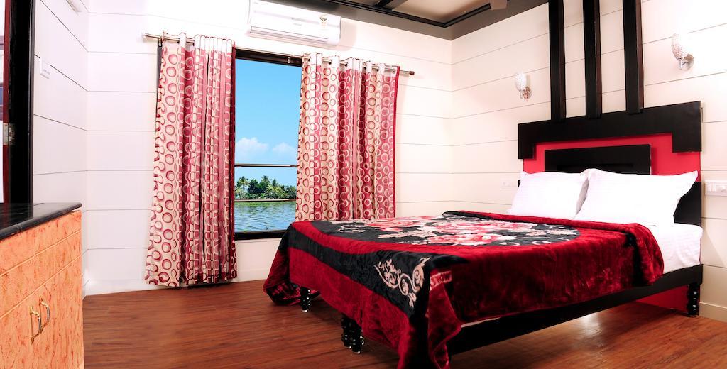 Hotel Vaishnav Tours Alappuzha Camera foto